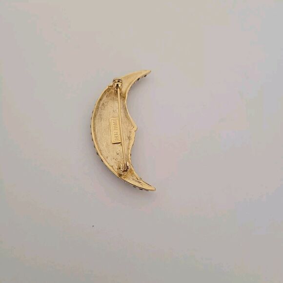 Hanae Mori Brooche Pin Gold Tone Clear Reighstones Sleeping Crescent Moon 2" - Picture 2 of 7